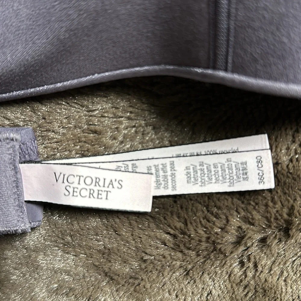 VICTORIAS SECRET T Shirt Lined Wireless Sz 36C